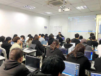 專業IT培訓學校 賦能未來，全棧課程體系與教育軟件研發的雙輪驅動